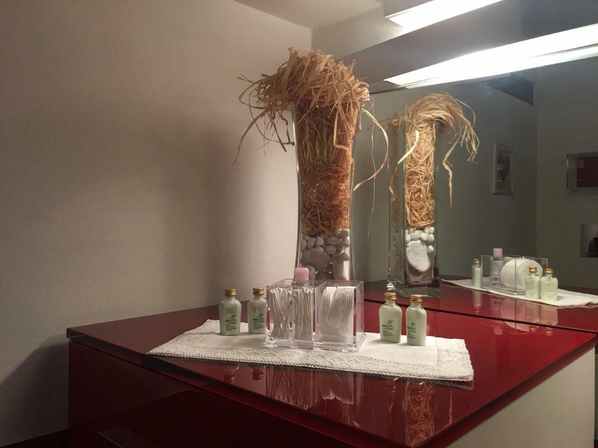 Feeling At Home - Varese Apartment Luaran gambar